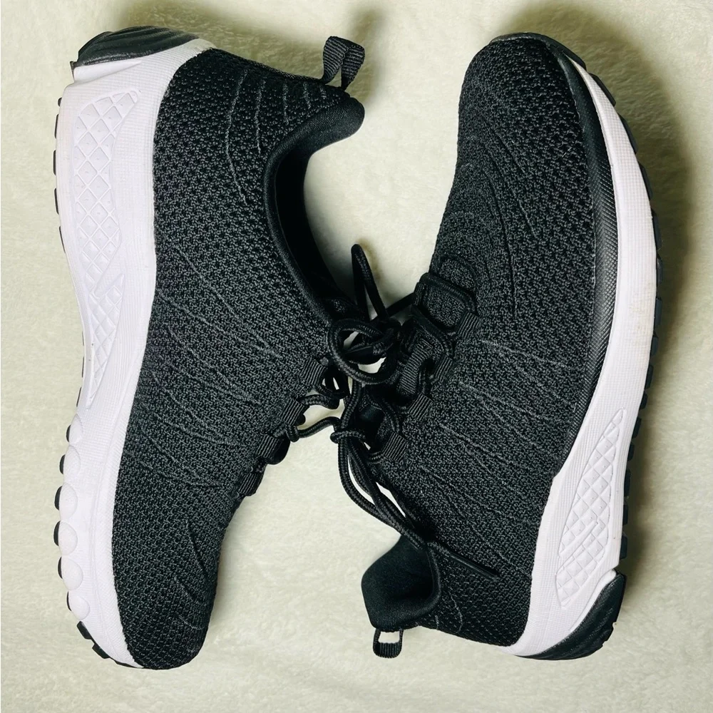 Propet  Black Athletic Women’s Shoes‎ Sz 8